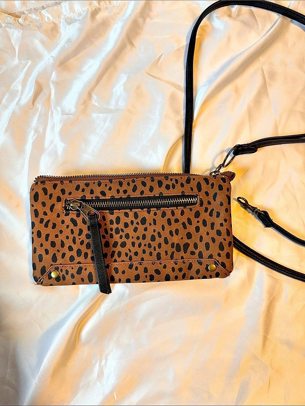 Universal Thread Double Zip Camera Crossbody Handbag Brown & Black